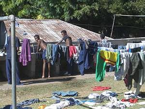 2005 - Waschtag an der Akaki School